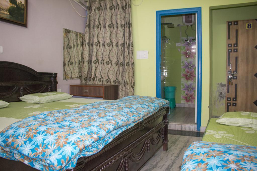 Hotel Golden Crown Laxman Jhula Rishīkesh Екстериор снимка